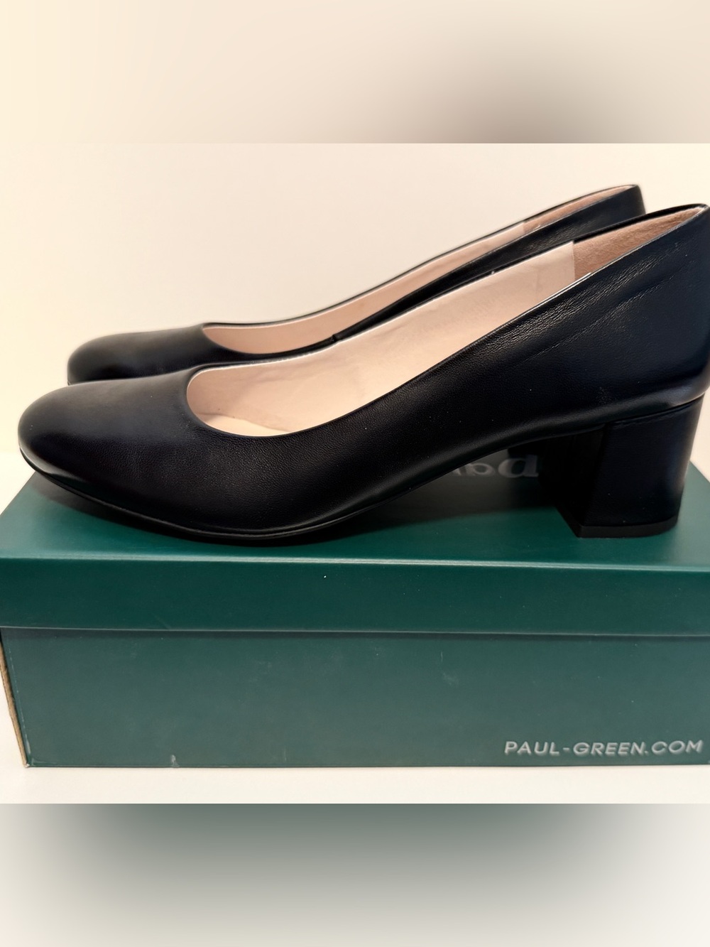 Paul Green Samona
Nappa Leather Black Pump 9.5 - Picture 12 of 12
